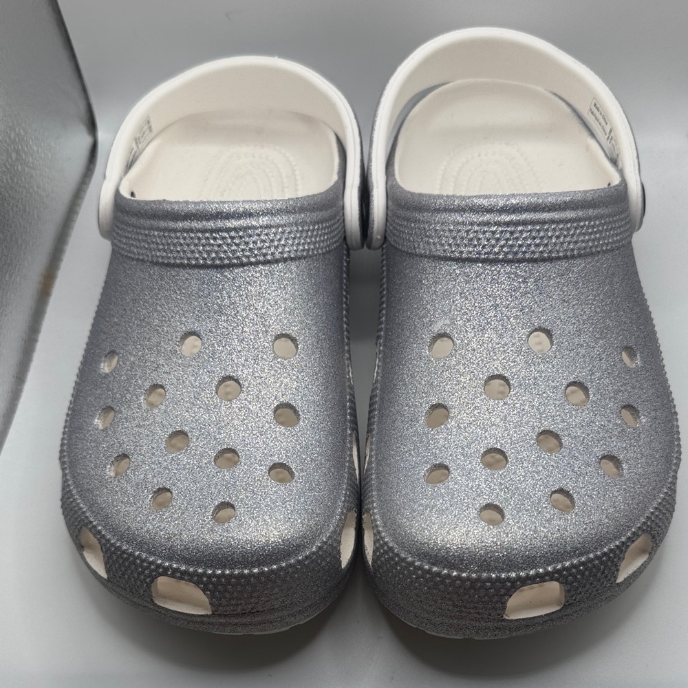 Women’s Fine Glitter Silver Crocs Like New Size 9
